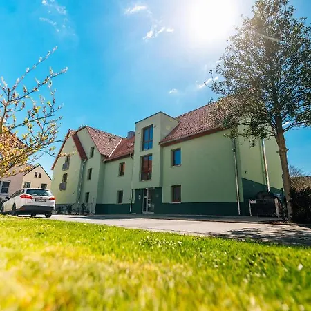 - Travel & Living - * Bielefeld